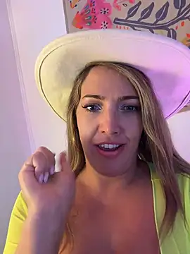 hollyharmd webkamerás műsora