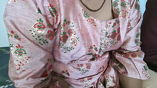 Miss_Sanika Show in webcam