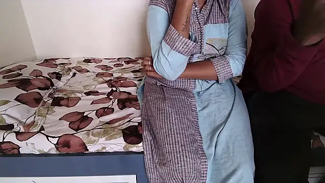 Miss_Sanika Show in webcam