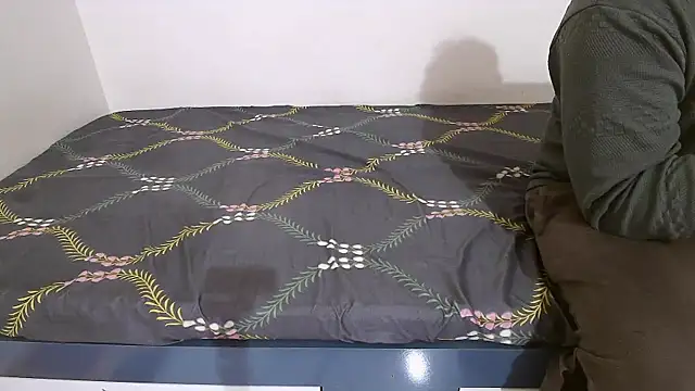 הופעת וובקאם של Miss_Sanika