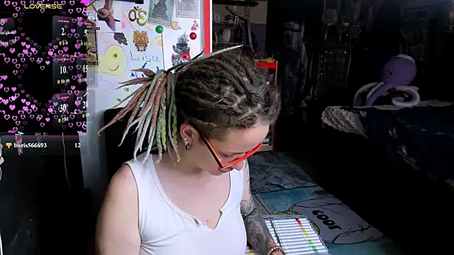 XXX chat uživo modela LisaFoxy_y