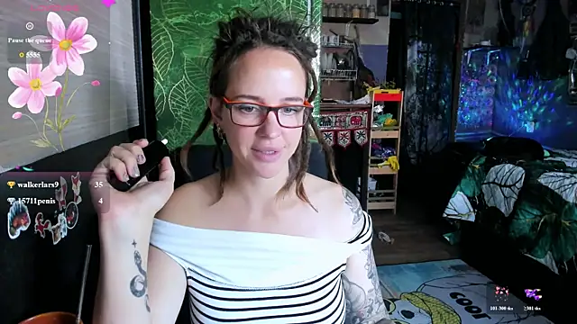 LisaFoxy_y Adlı Modelin Canlı XXX Sohbeti