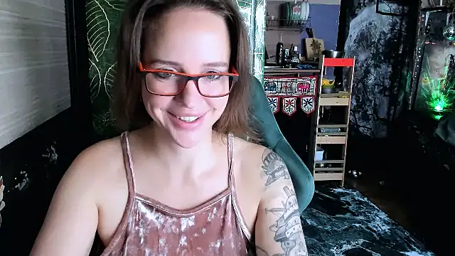 XXX chat uživo modela LisaFoxy_y