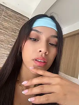 Mia-villalobos Adlı Modelin Canlı XXX Sohbeti