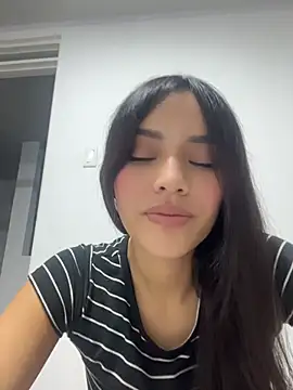 Mia-villalobos' Live XXX Chat