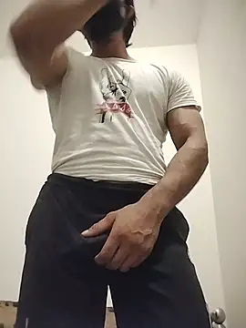 Rocky_boy4: διαδικτυακό σόου στην κάμερα