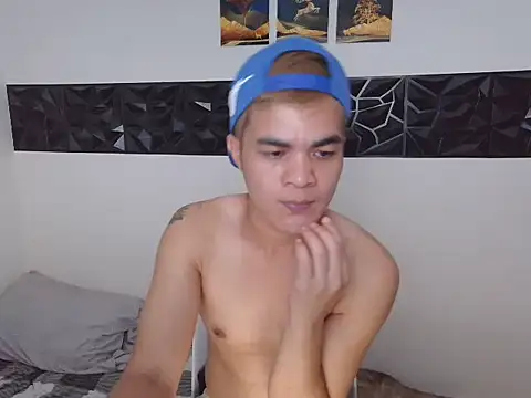 Asian_adam Adlı Modelin Web Kamerası Şovu