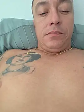 הופעת וובקאם של DoggiiDick