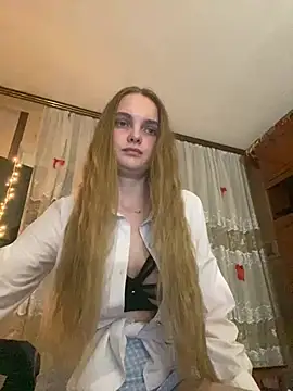 LunaVey XXX чат на живо