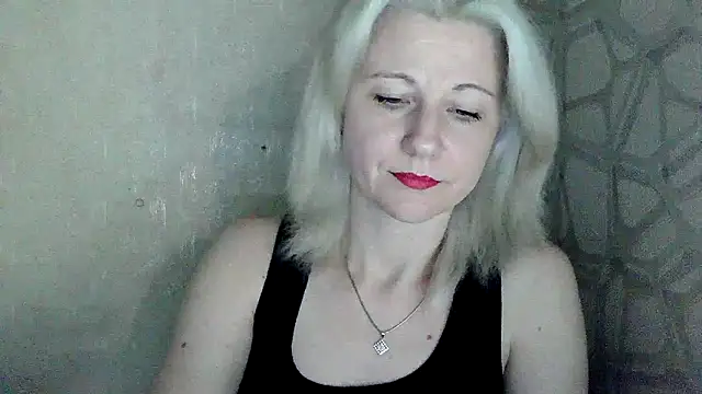 Katerina-Kissa webkamerás műsora