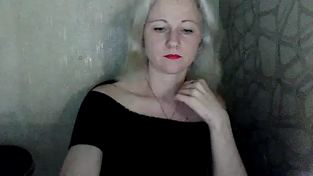 Katerina-Kissa webkamerás műsora