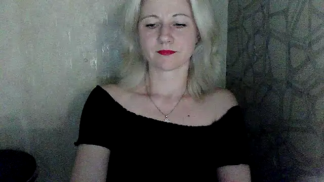 Katerina-Kissa webkamerás műsora