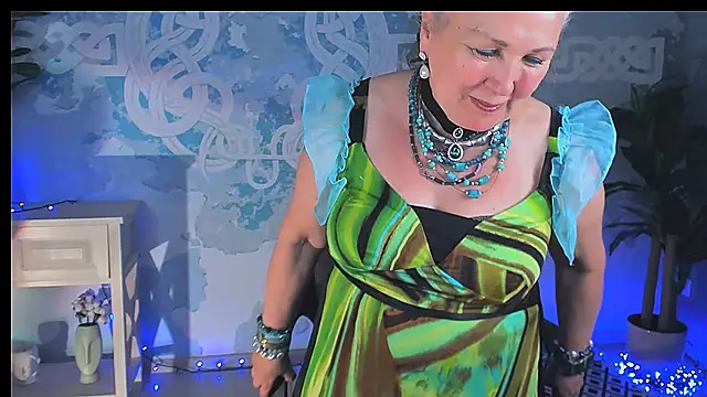 LilaMaharani live XXX chat