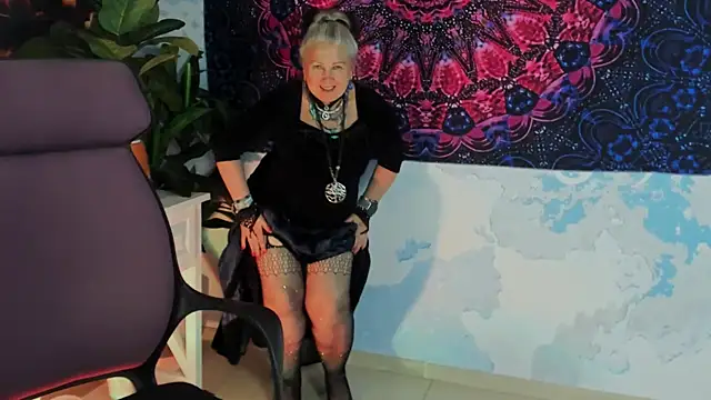 LilaMaharani's Live XXX Chat