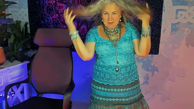LilaMaharani webcam show