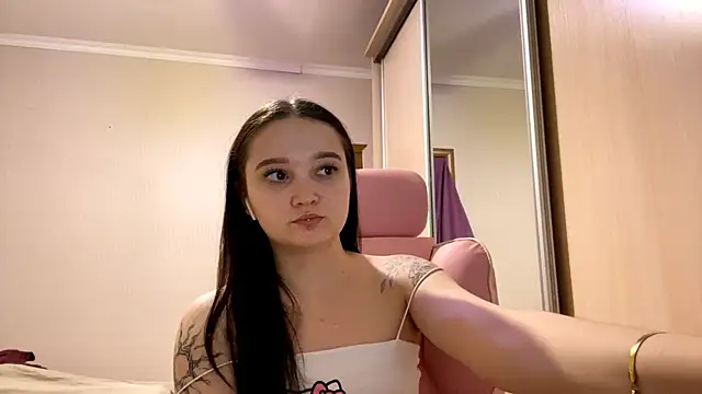 TrulaPhay Chat Room in diretta