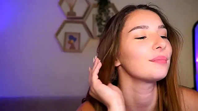XXX chat uživo modela queenofbambies