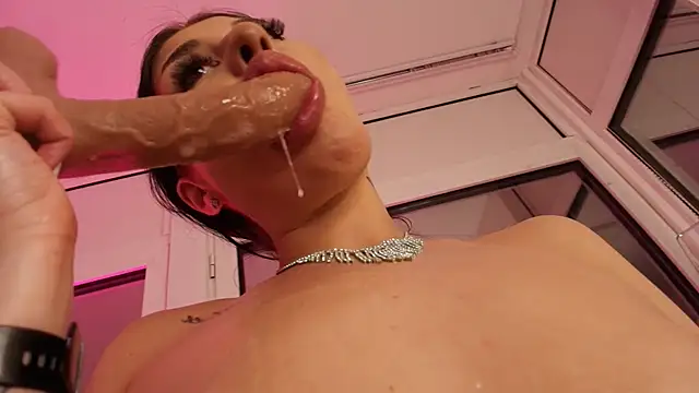 Show de MisssKaya na webcam