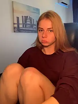 VelvetChloe Adlı Modelin Canlı XXX Sohbeti