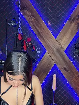 bellatrix_mistres_bdsm's Webcam Show