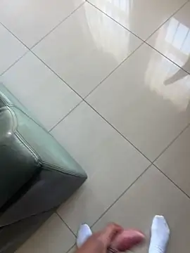 BumbleBee84's Webcam Show