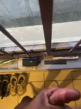 BumbleBee84 Show in webcam