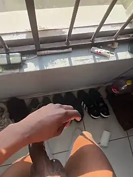 BumbleBee84 Show in webcam