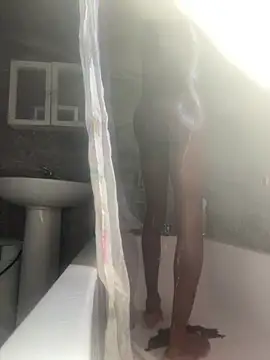 BumbleBee84 Webcam-Show