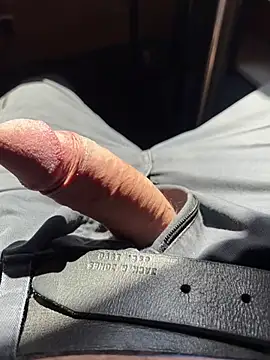 Show modela 123FuckMePlease na web-kameri
