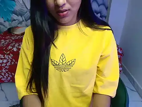 Hot-kavya Show in webcam