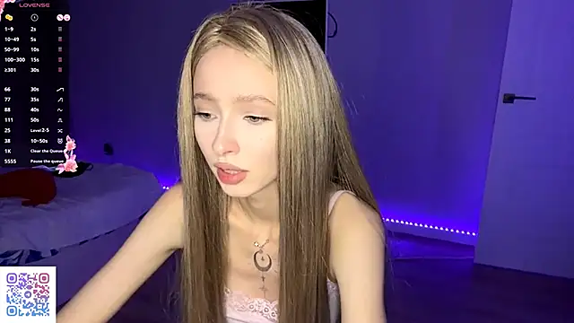 ClonedAge Show in webcam