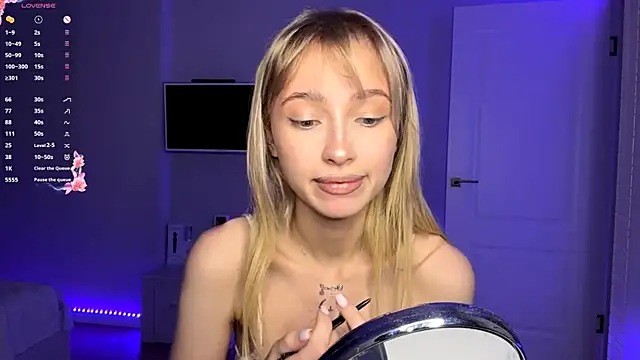 ClonedAge Show in webcam