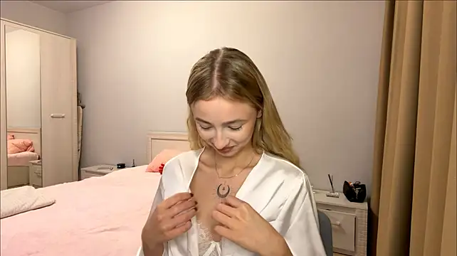 ClonedAge: вебкам-шоу
