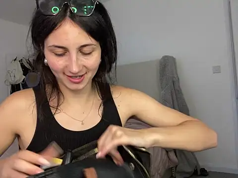 Ellamay06's Webcam Show