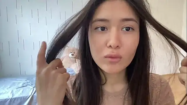 Chat +18 de YourMiIa ao vivo