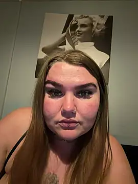 XXX chat uživo modela BeeMay22