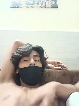 הופעת וובקאם של blacky_bby