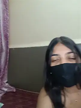 blacky_bby Show in webcam