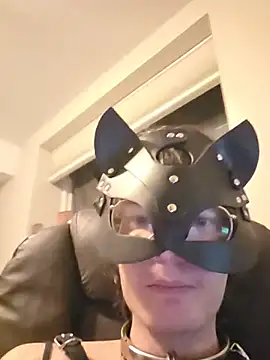 הופעת וובקאם של KinkyKittyBoy