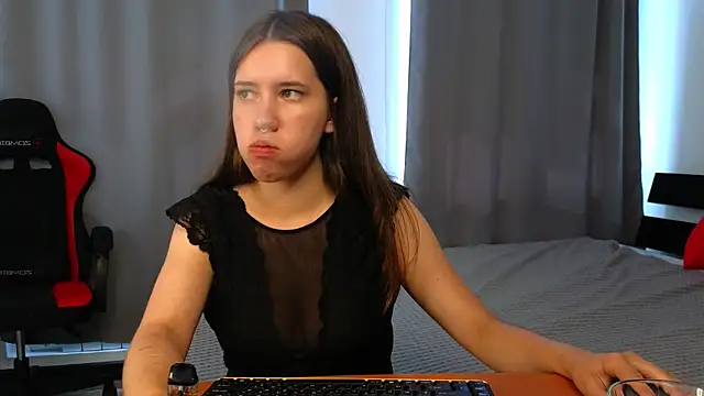 Molly_Miavka Chat XXX in diretta