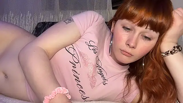 AlexaGudz Show in webcam