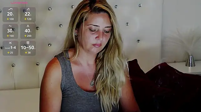 Chat XXX en directo de HolliePerry