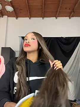 LiaTrainor: вебкам-шоу