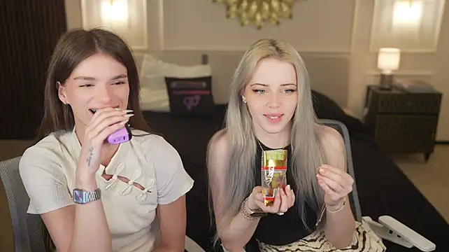 Вебкам-шоу Emi_murr