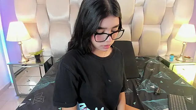 Emma_Houston_ Chat XXX live