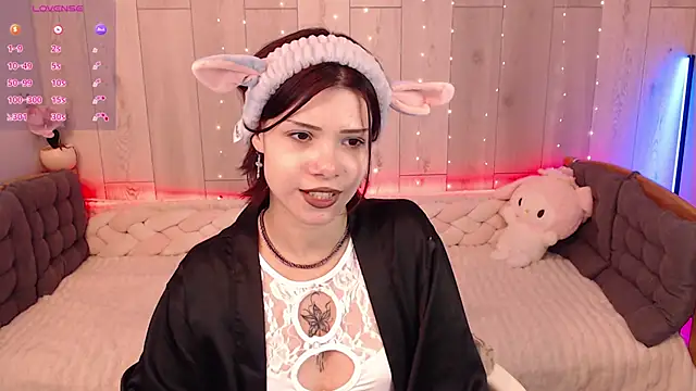 llittle-peachh Webcam Show
