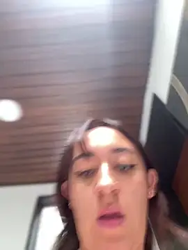 צ'אט XXX בשידור חי של Im_Luuu