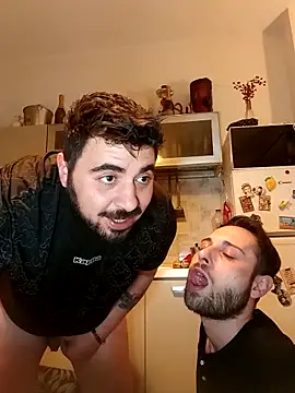 bear_skinny webcam show