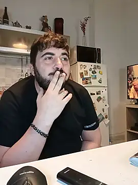 הופעת וובקאם של bear_skinny