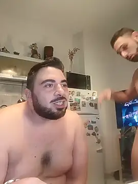 הופעת וובקאם של bear_skinny